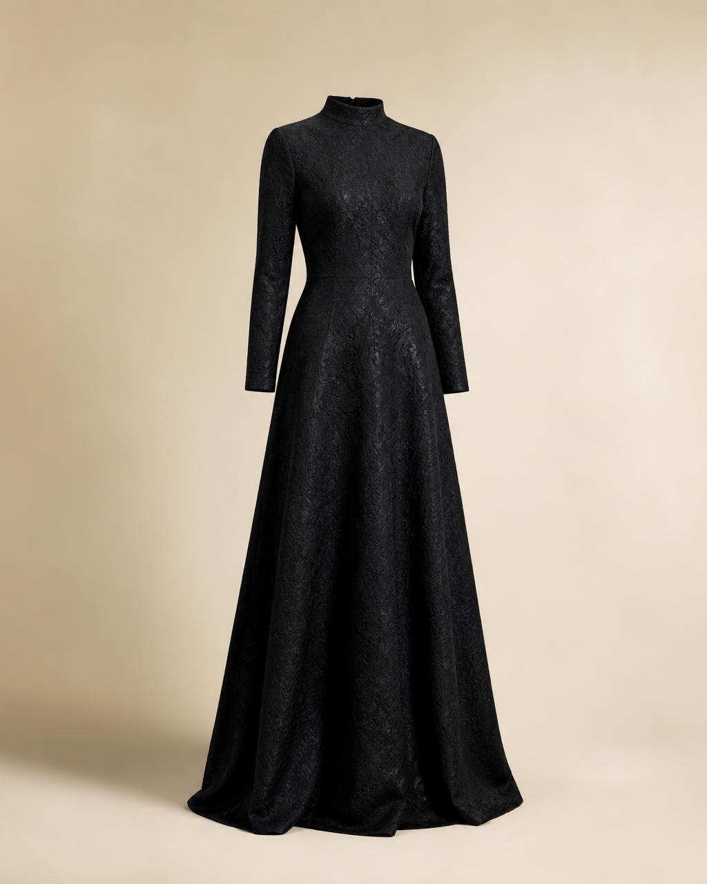Noor Column Gown in Noir